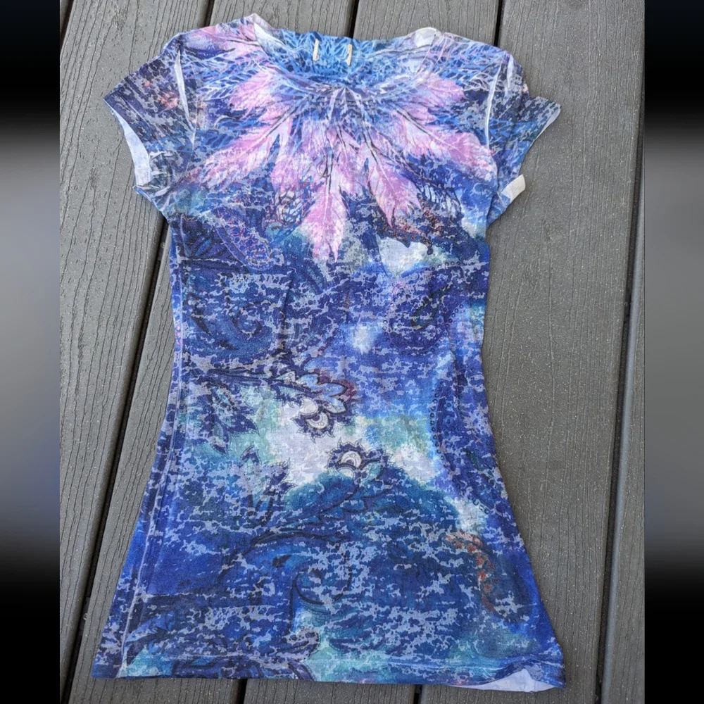 Beautiful Pattern Tee - Picture 2 of 6